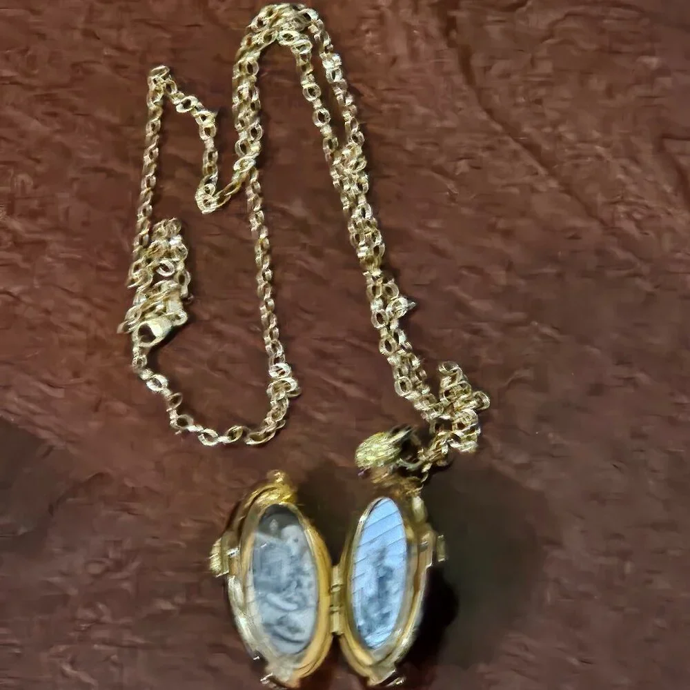 RARE MONICA RICH KOSANN QUARTZ YELLOW DIAMOND 18K CHARM LOCKET PENDANT NECKLACE
